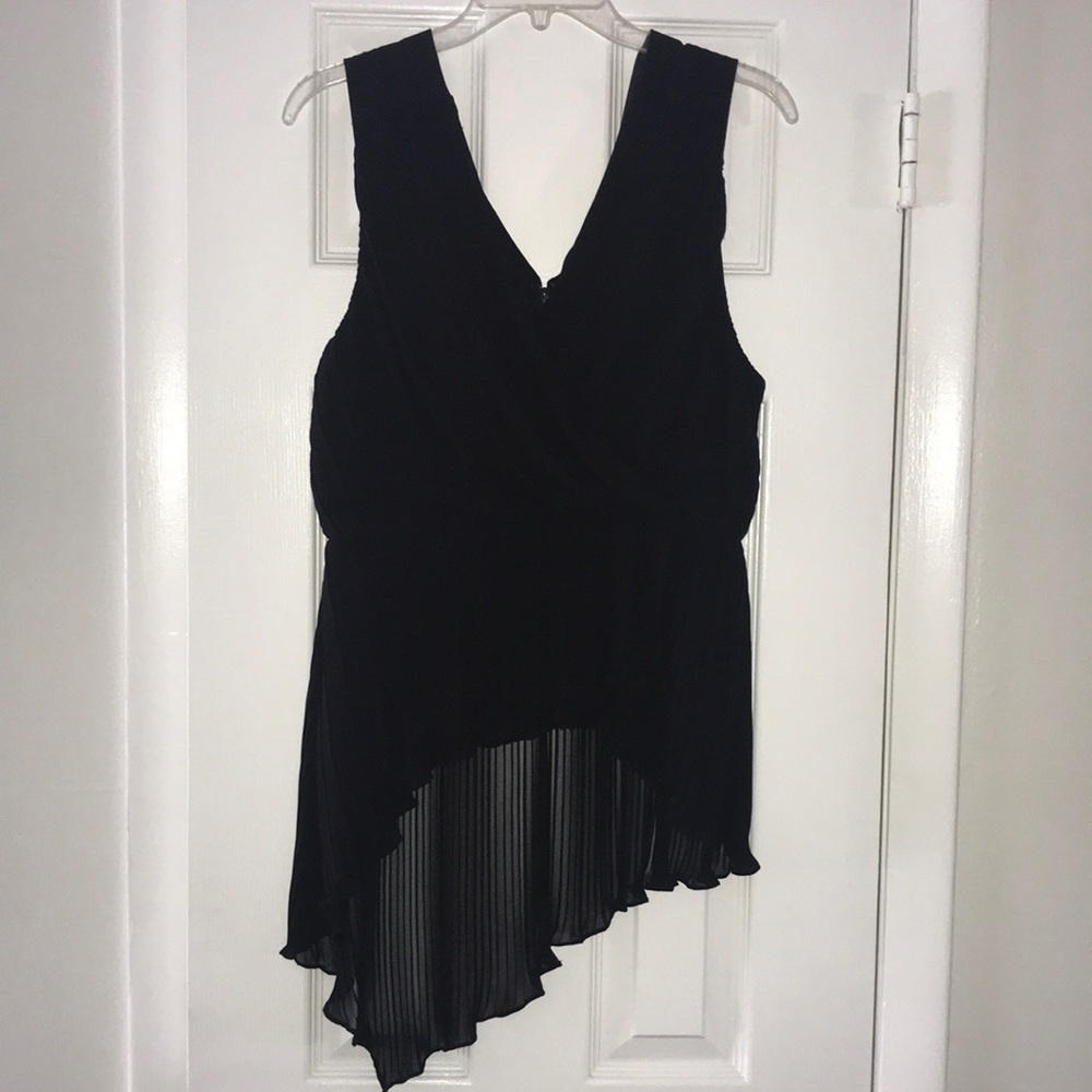 BCBG MAXAZRIA Black ruffle V-cut Blouse